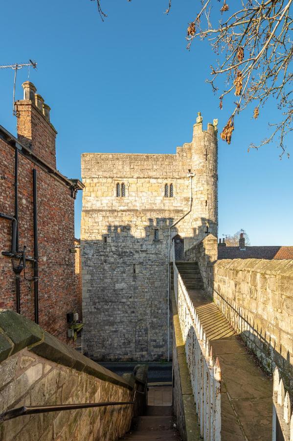 Roman Walls View York Eksteriør bilde